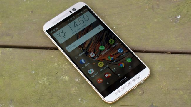 У смартфоні   HTC One M9   використовується екран з роздільною здатністю 1920 х 1080 пікселів