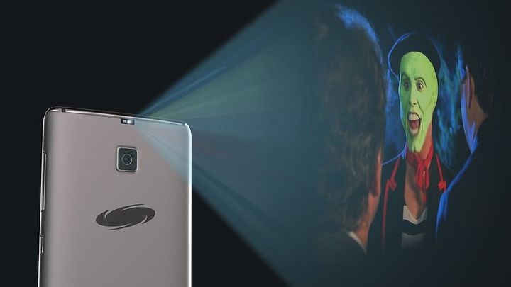 Чутки стверджують, що Galaxy S8 матиме 4200 мАг батарею, а також сканер відбитків пальців, сканер сітківки і вбудований міні-проектор